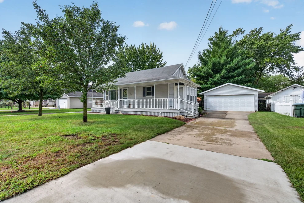 Unit for sale at 250 N Irving Street, Coal City, IL 60416