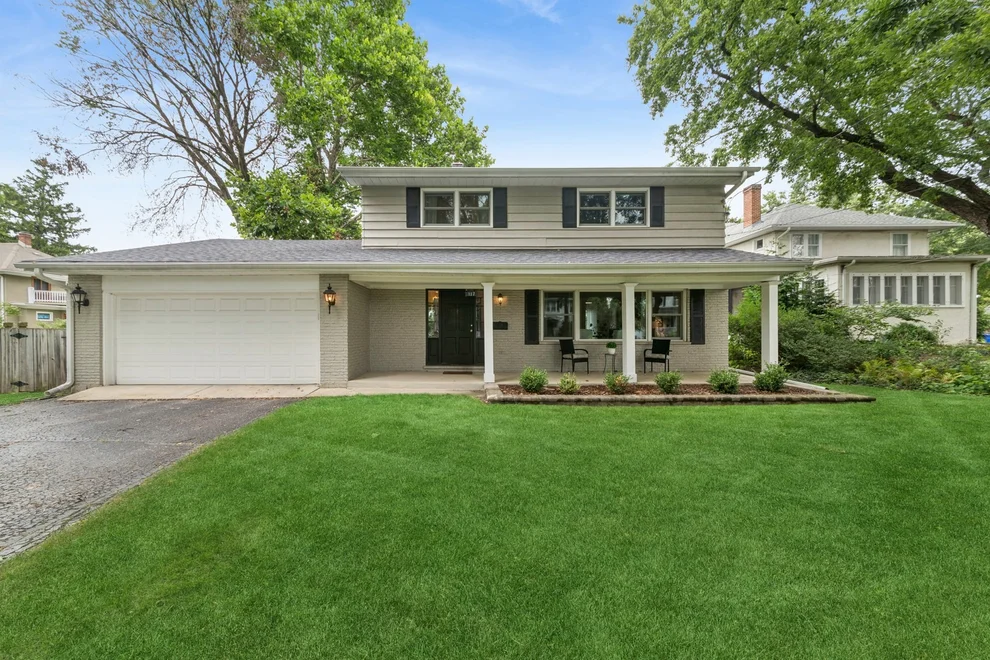 Unit for sale at 117 E Madison Avenue, Wheaton, IL 60187