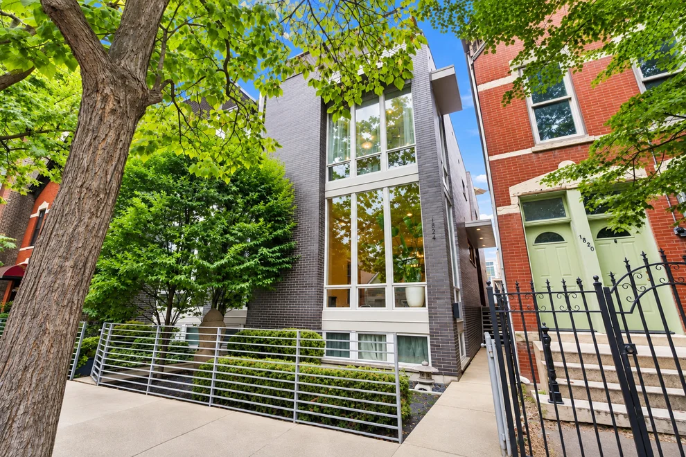 Unit for sale at 1824 W Superior Street, Chicago, IL 60622