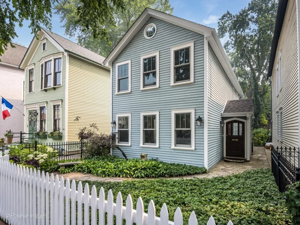 Unit for sale at 333 W MENOMONEE Street, Chicago, IL 60614