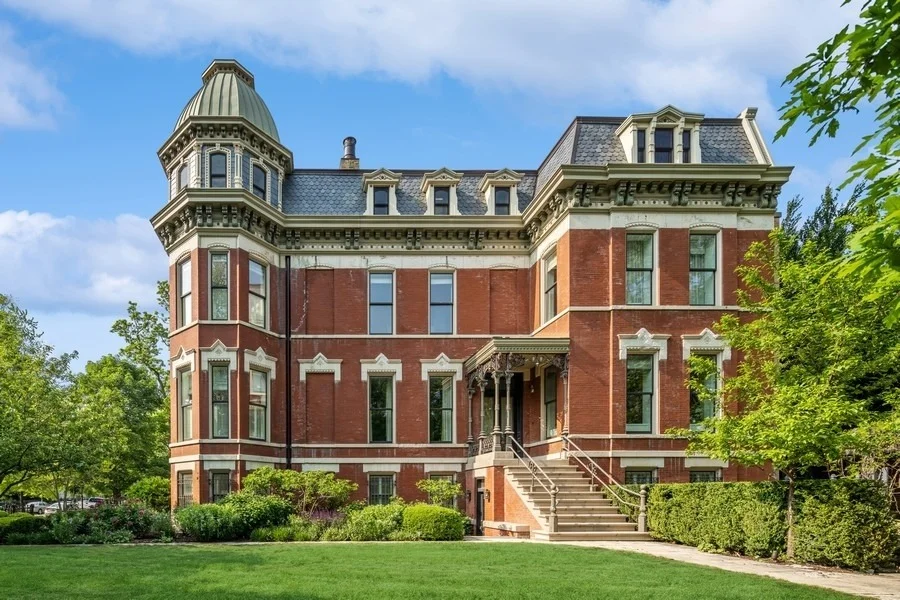 Unit for sale at 1407 N Hoyne Avenue, Chicago, IL 60622
