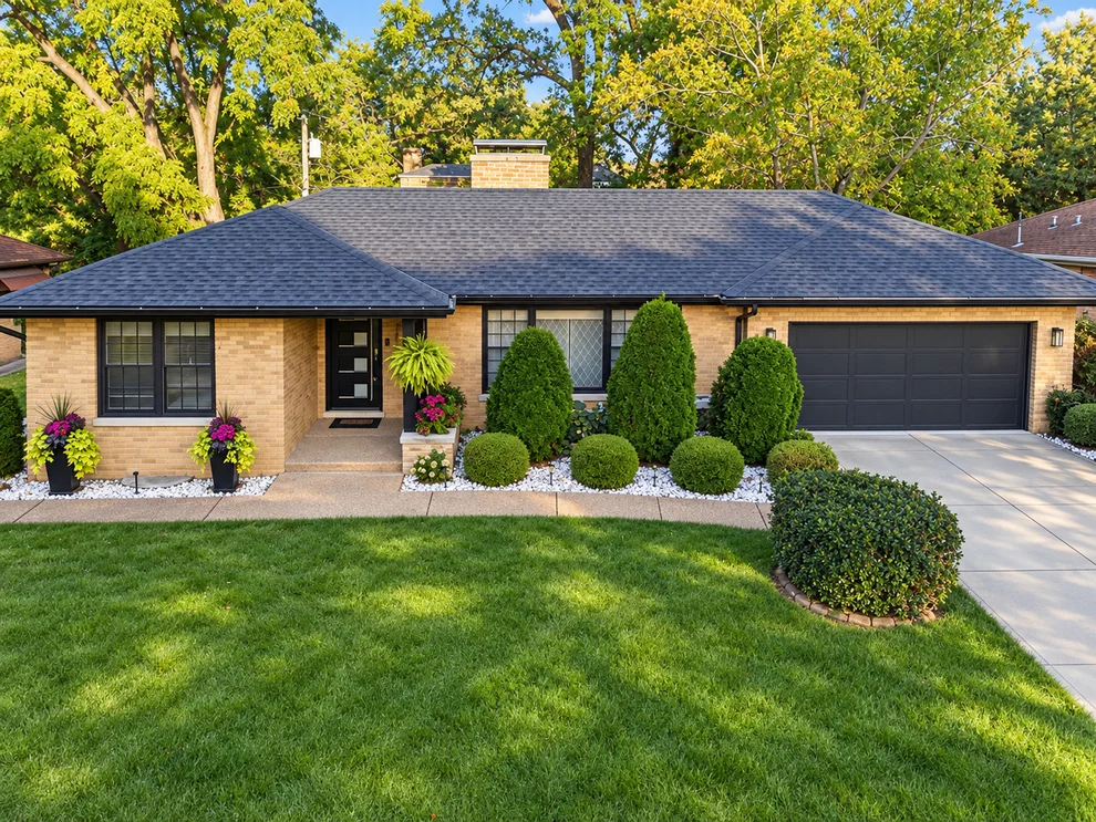 Unit for sale at 6621 N Kolmar Avenue, Lincolnwood, IL 60712