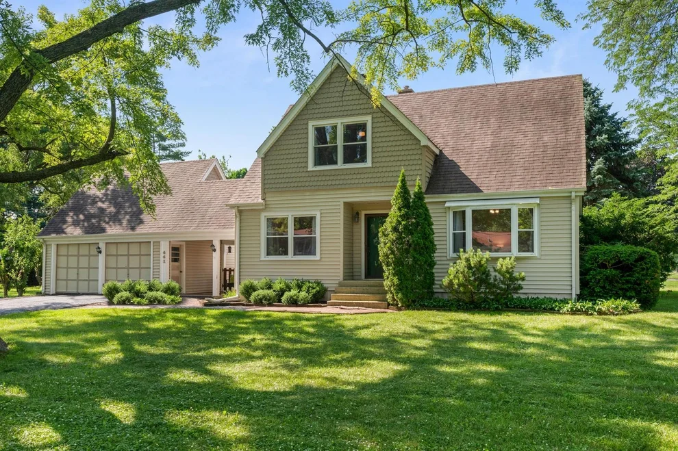 Unit for sale at 16W661 White Pine Road, Bensenville, IL 60106
