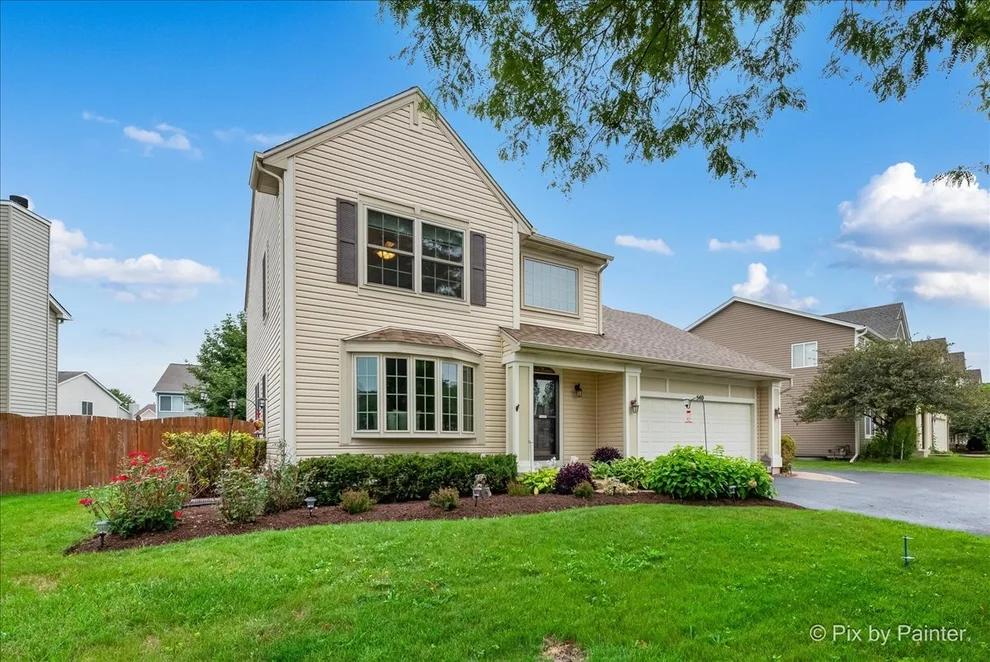 Unit for sale at 540 S Collins Street, South Elgin, IL 60177