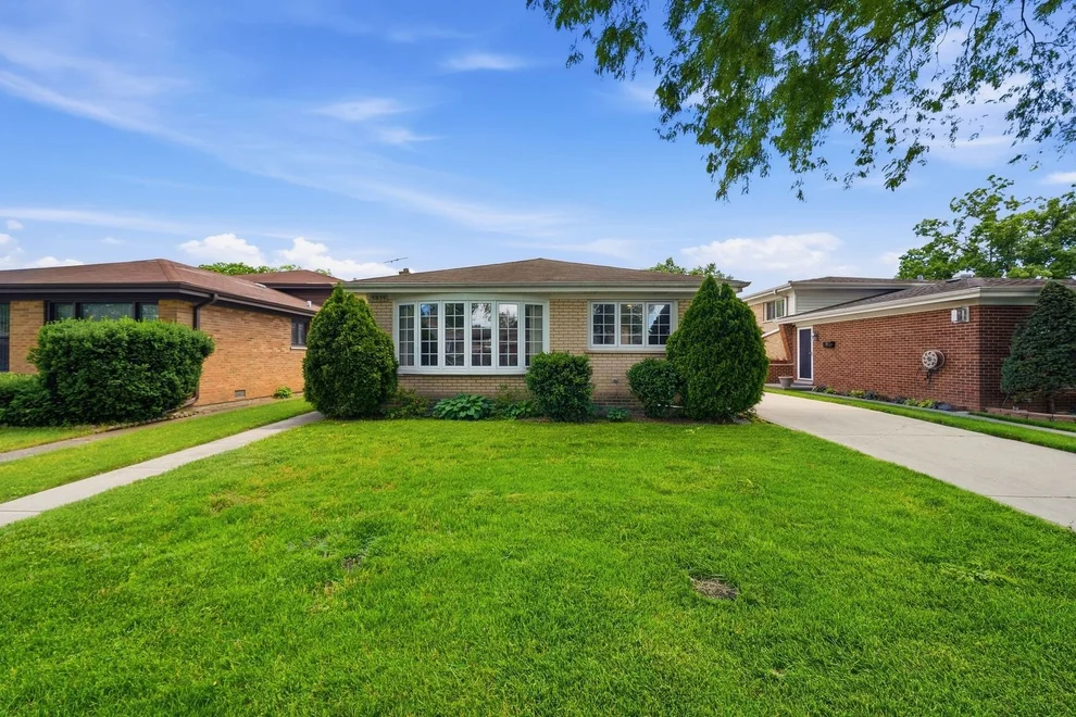 Unit for sale at 5835 Reba Street, Morton Grove, IL 60053