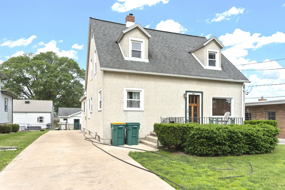 Unit for sale at 106 S 3rd Avenue, Streator, IL 61364
