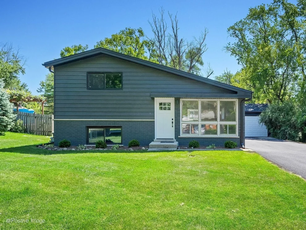 Unit for sale at 1N535 Park Boulevard, Glen Ellyn, IL 60137