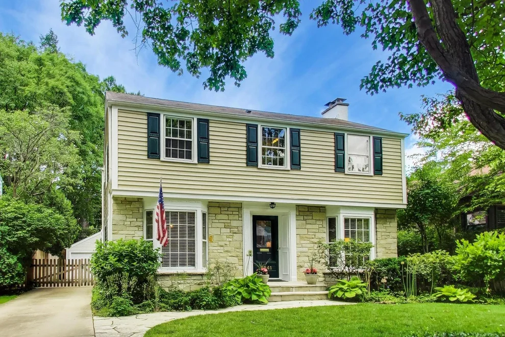Unit for sale at 2241 Greenwood Avenue, Wilmette, IL 60091