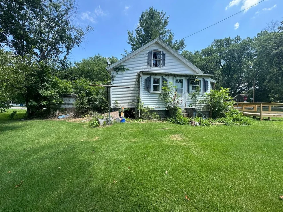 Unit for sale at 331 E Ellis Street, Centralia, IL 62801