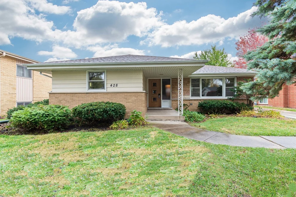 Unit for sale at 428 S Phelps Avenue, Arlington Heights, IL 60004
