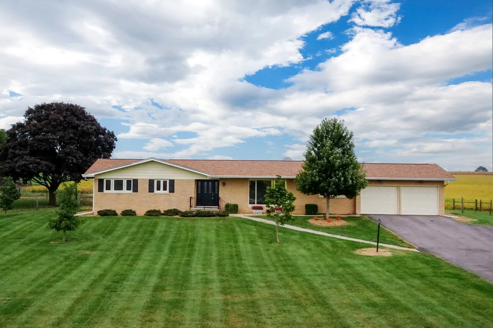Unit for sale at 19790 E 1400 North Road, Bloomington, IL 61705