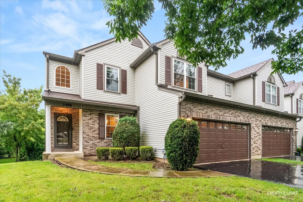 Unit for sale at 2588 Heritage Court, Geneva, IL 60134