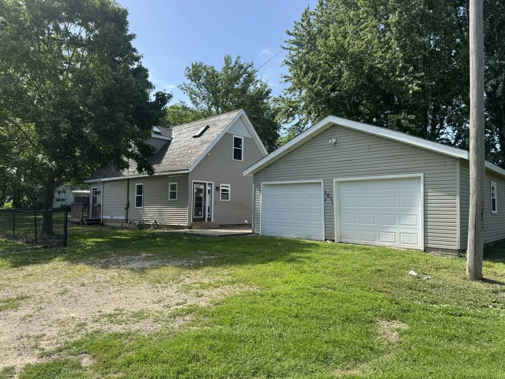 Unit for sale at 101 N Vermillion Street, Troy Grove, IL 61372