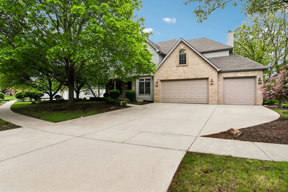 Unit for sale at 328 Ash Grove Lane, Oswego, IL 60543