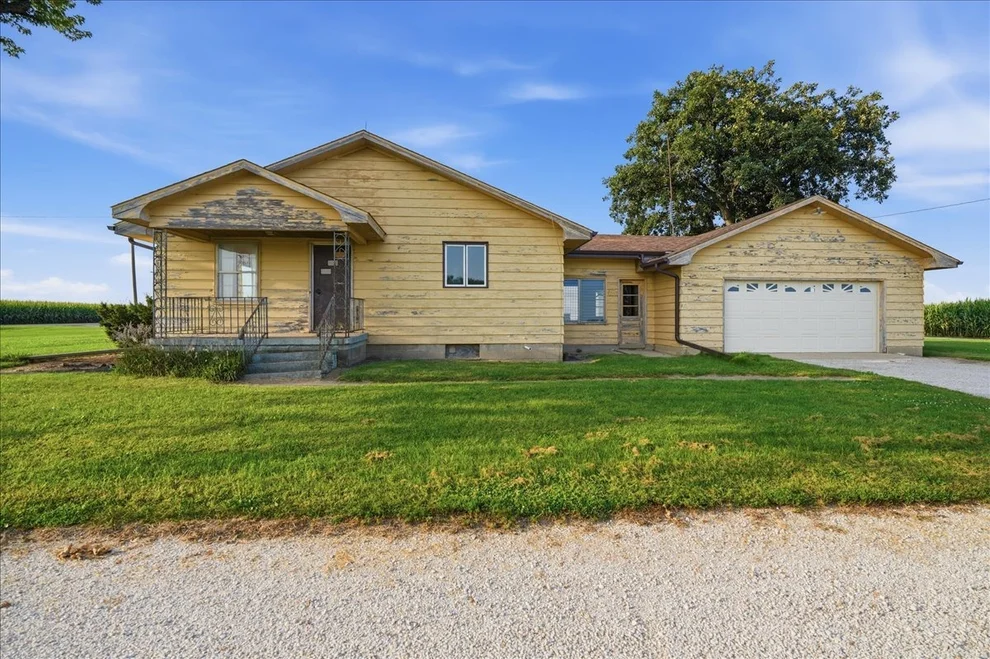 Unit for sale at 2032 County Road 2400 E, Minonk, IL 61760