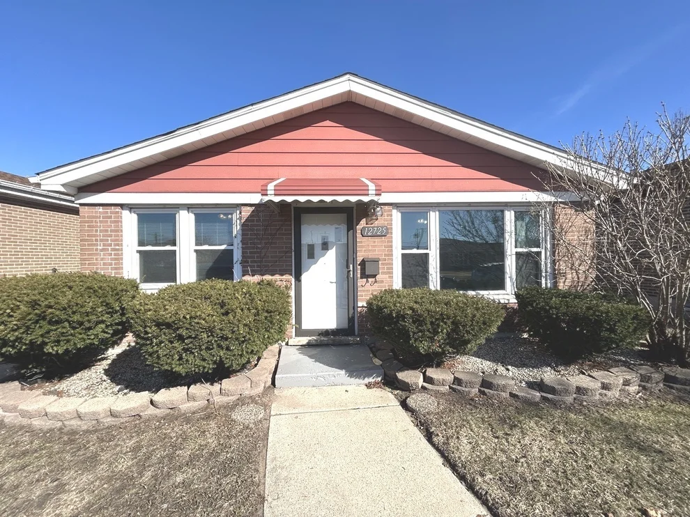 Unit for sale at 12725 S Saginaw Avenue, Chicago, IL 60633