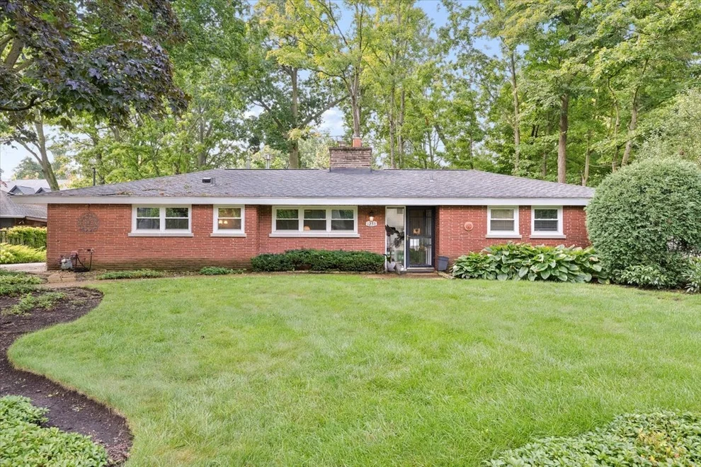 Unit for sale at 1233 Glenoak Lane, Northbrook, IL 60062