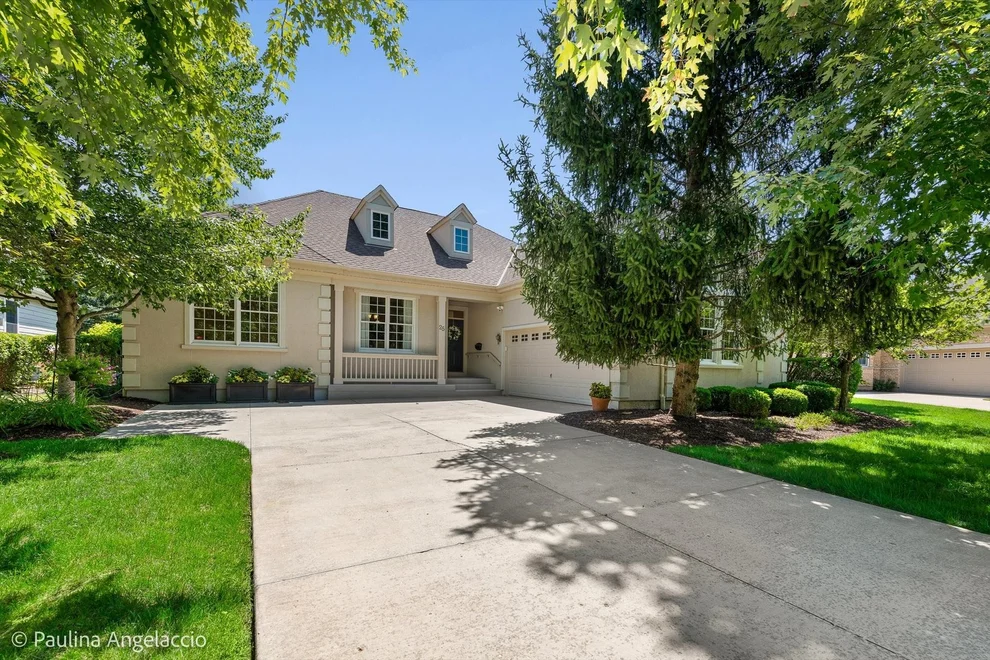 Unit for sale at 25 Aztec Court, South Barrington, IL 60010