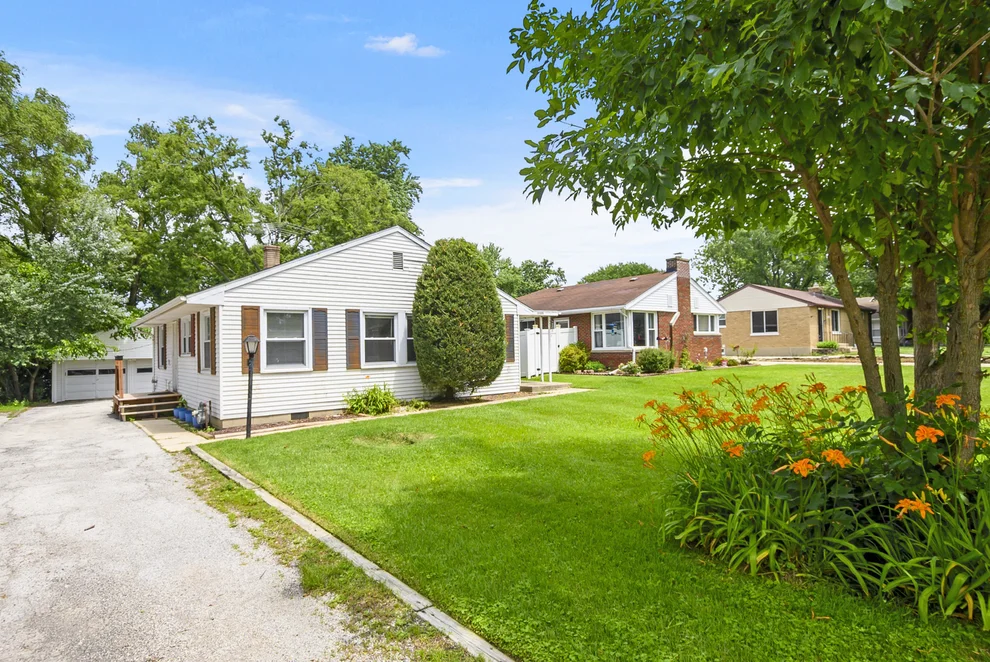 Unit for sale at 11132 Parker Street, Mokena, IL 60448