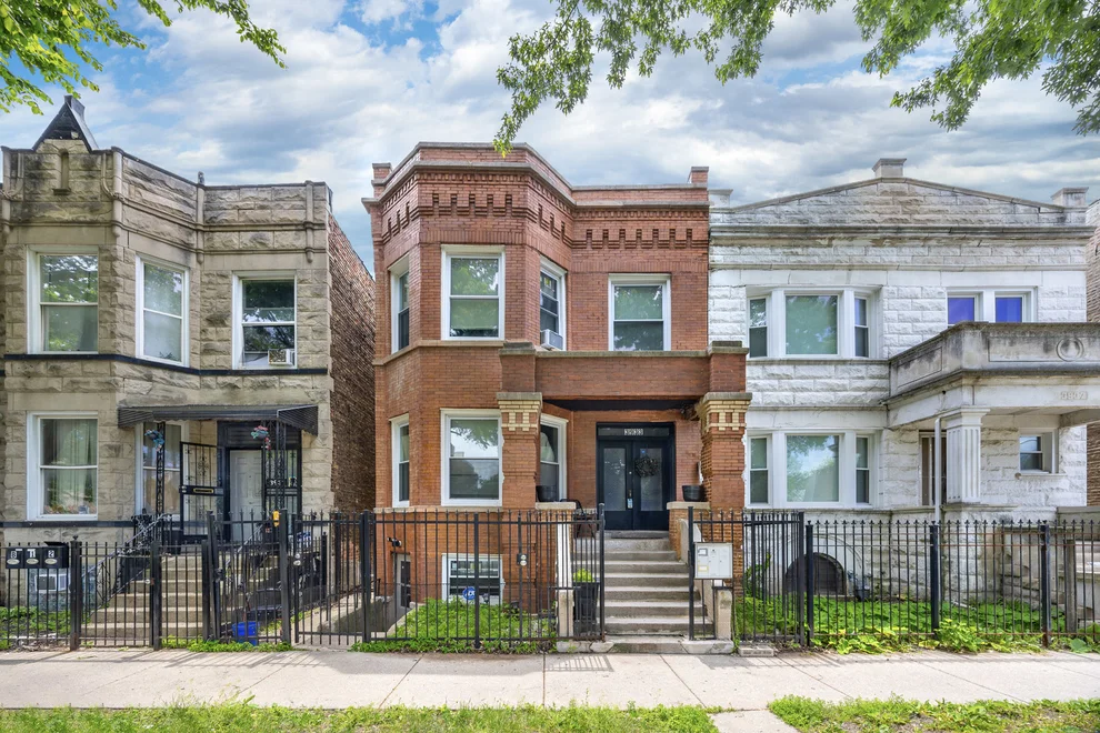 Unit for sale at 3933 W Grenshaw Street, Chicago, IL 60624