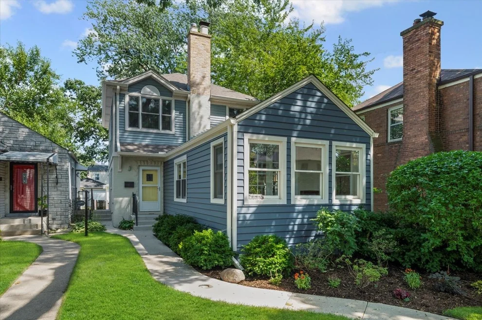 Unit for sale at 8449 Kedvale Avenue, Skokie, IL 60076
