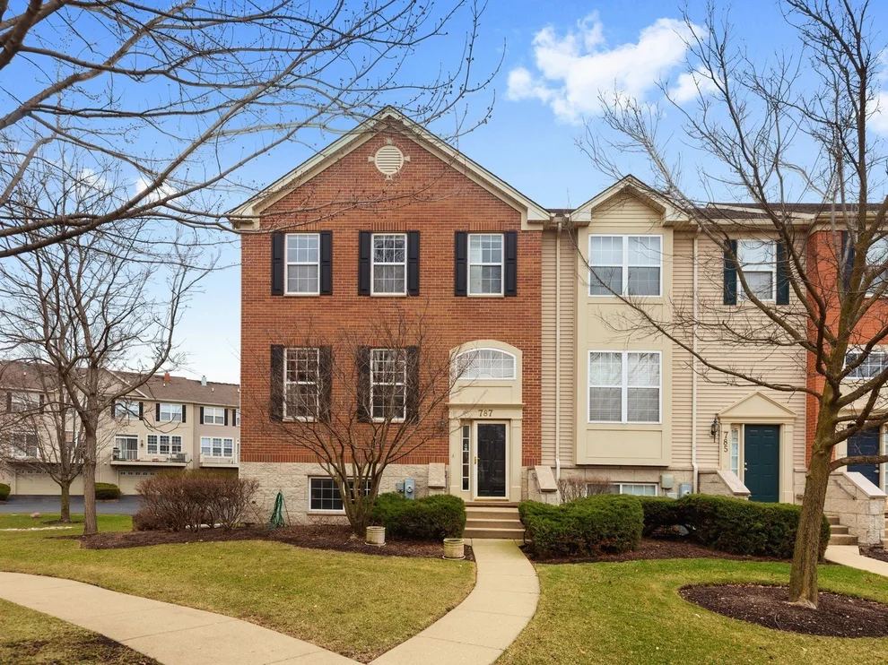 Unit for sale at 787 Thornbury Court, Bartlett, IL 60103