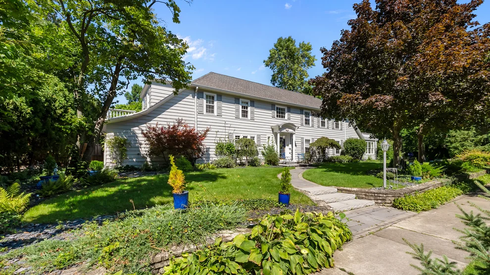 Unit for sale at 195 Maple Hill Road, Glencoe, IL 60022