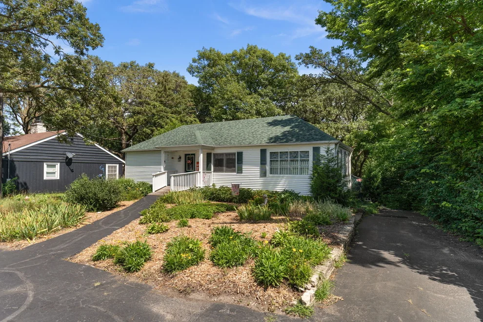 Unit for sale at 319 S Lincolnway Street, North Aurora, IL 60542