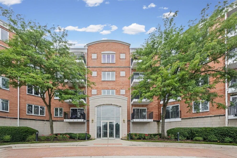 Unit for sale at 451 Town Place Circle, Buffalo Grove, IL 60089