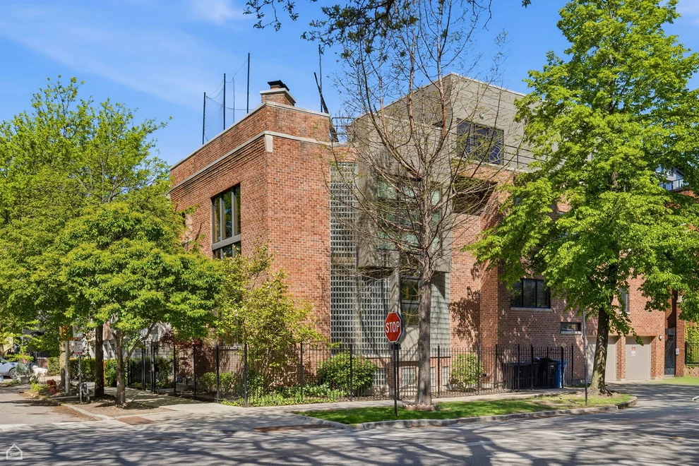 Unit for sale at 1202 W Fletcher Street, Chicago, IL 60657