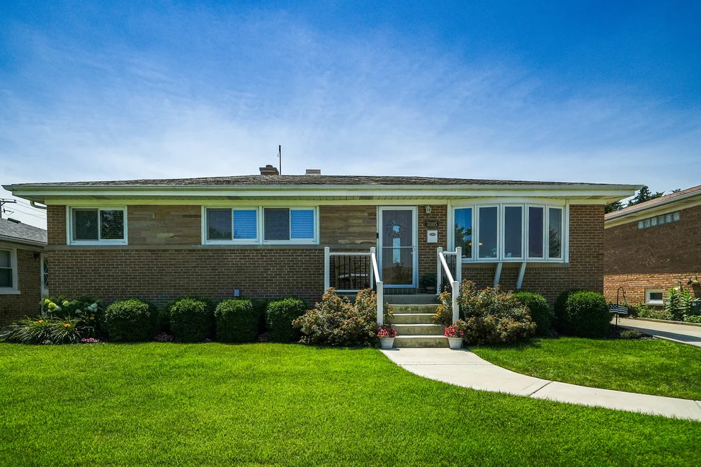 Unit for sale at 7005 W Sunnyside Avenue, Norridge, IL 60706