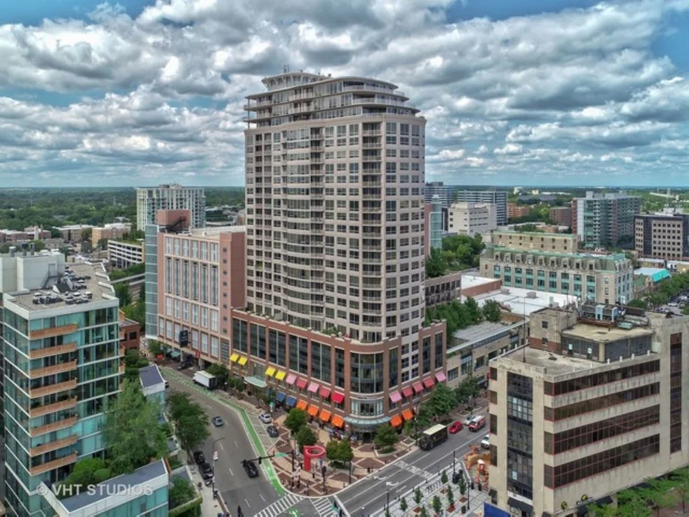 Unit for sale at 807 Davis Street, Evanston, IL 60201