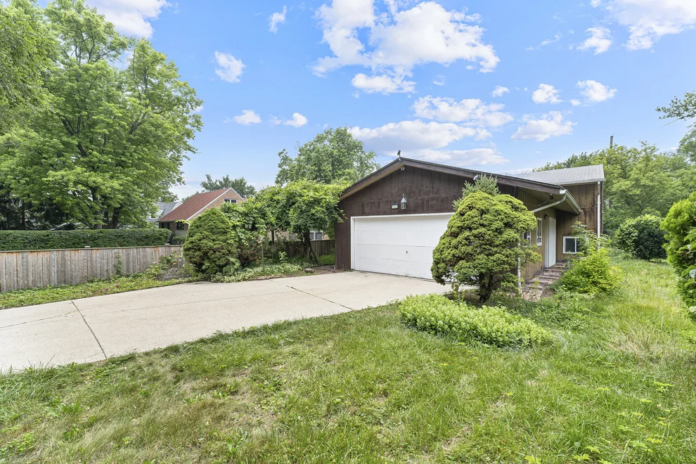 Unit for sale at 1444 Deerfield Place, Highland Park, IL 60035