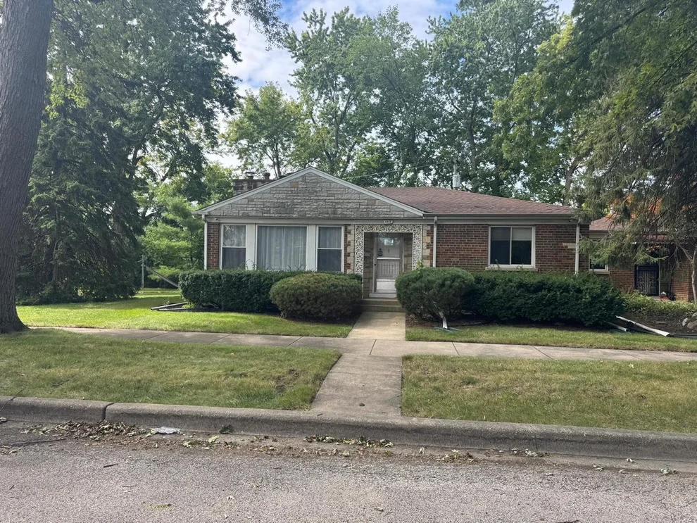 Unit for sale at 6310 N La Crosse Avenue, Chicago, IL 60646