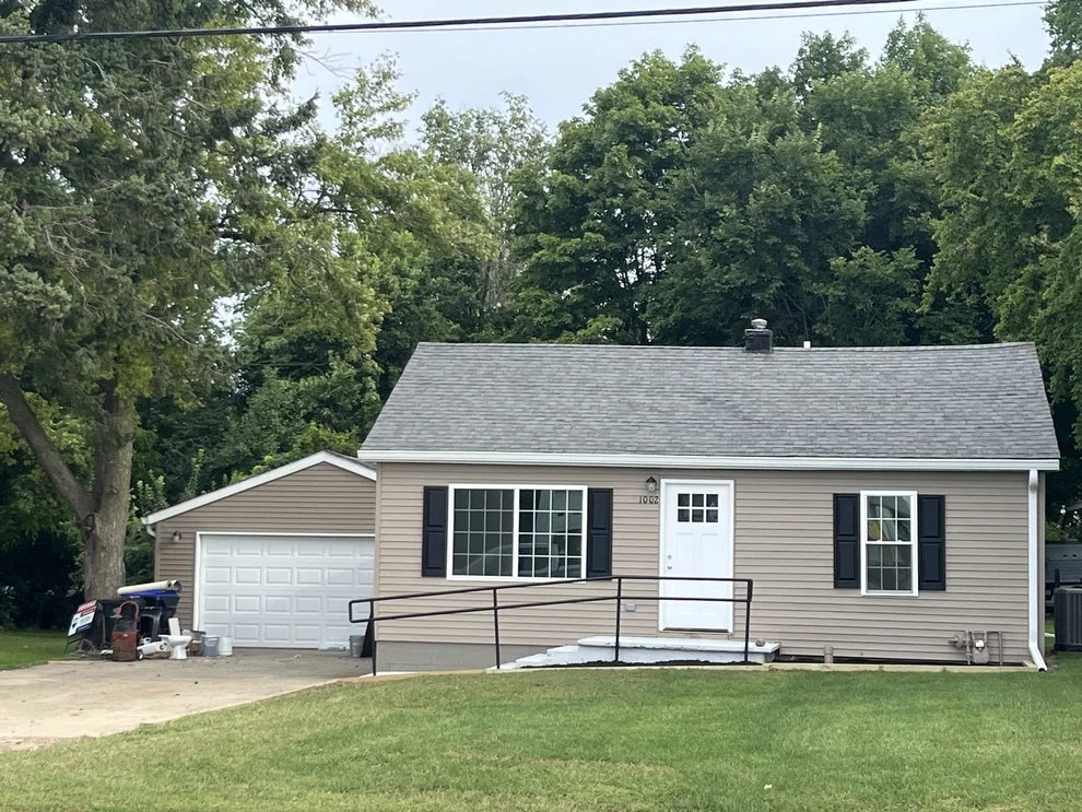 Unit for sale at 1002 E Lafayette Street, Bloomington, IL 61701