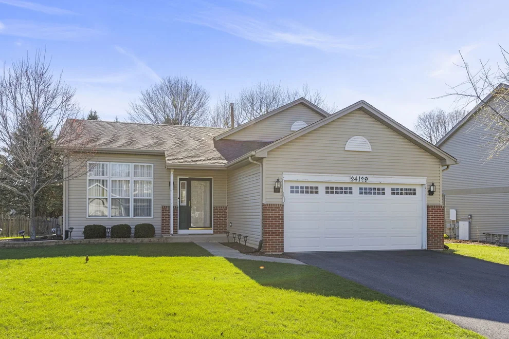 Unit for sale at 24129 Primrose Circle, Plainfield, IL 60585