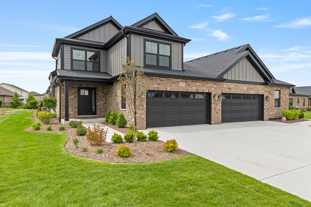 Unit for sale at 2600 Delavan Drive, New Lenox, IL 60451