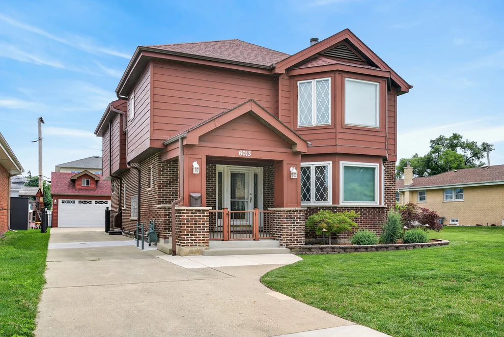 Unit for sale at 6013 N Emerson Street, Rosemont, IL 60018