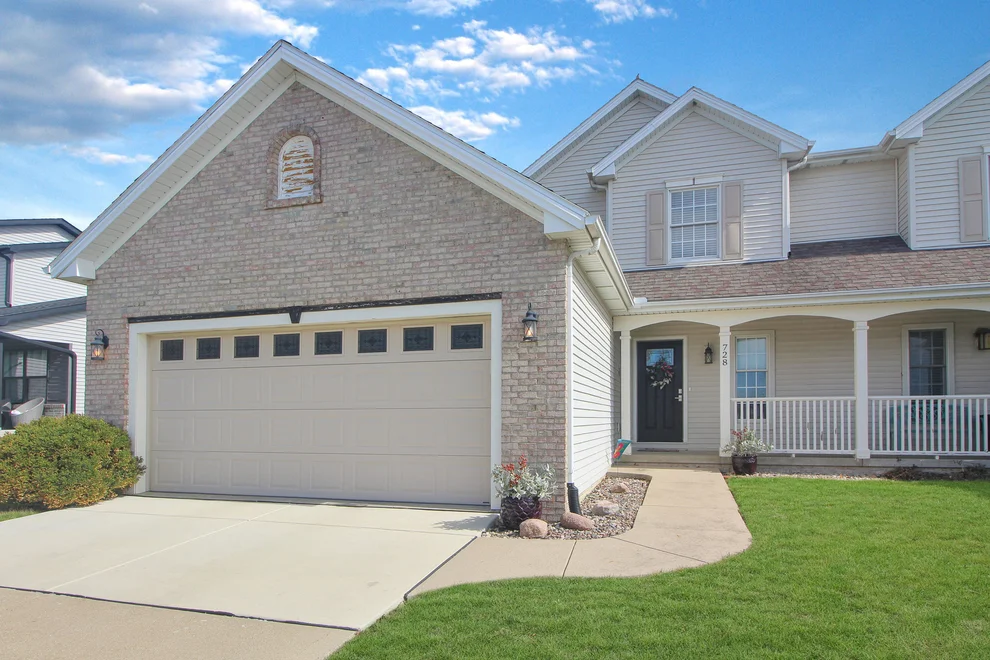 Unit for sale at 728 Kristin Drive, Normal, IL 61761