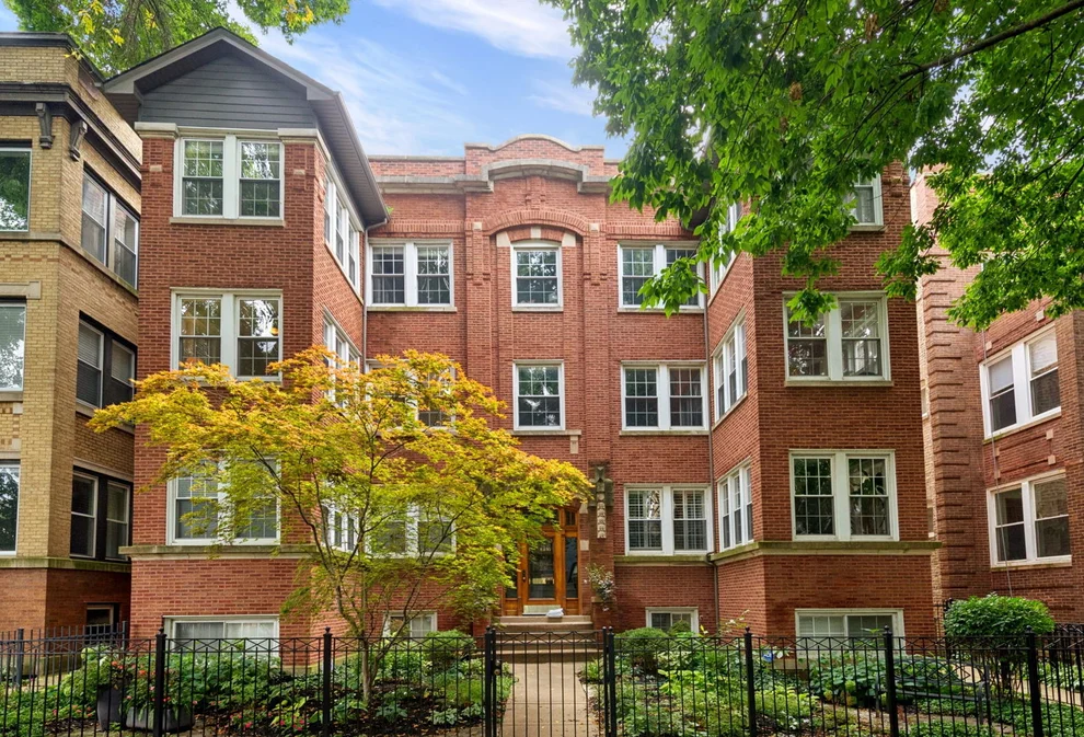 Unit for sale at 1321 W Winnemac Avenue, Chicago, IL 60640