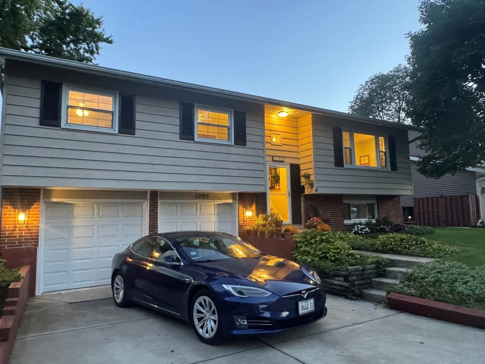 Unit for sale at 1205 E Ironwood Drive, Mount Prospect, IL 60056