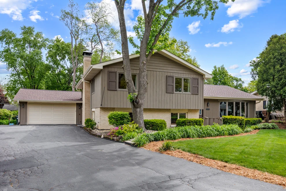 Unit for sale at 550 Hackberry Road, Frankfort, IL 60423
