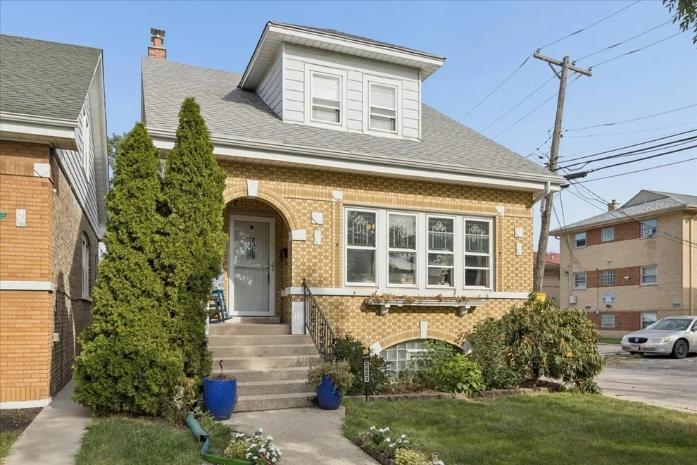 Unit for sale at 2527 Hainsworth Avenue, North Riverside, IL 60546