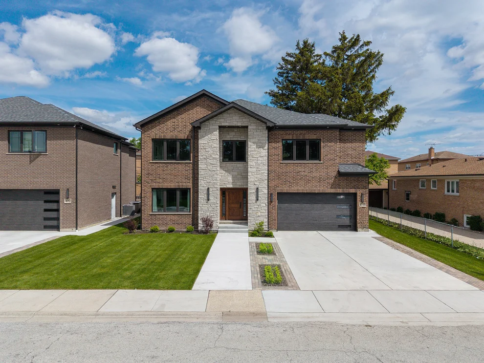 Unit for sale at 8348 W Farragut Avenue, Norridge, IL 60706