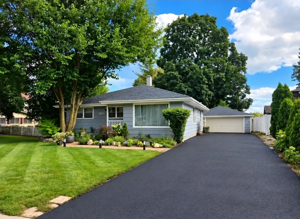 Unit for sale at 605 E Maple Avenue, Mundelein, IL 60060