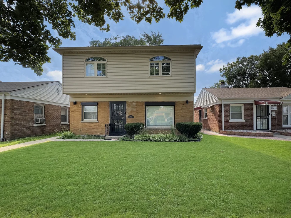 Unit for sale at 10644 S Peoria Street, Chicago, IL 60643