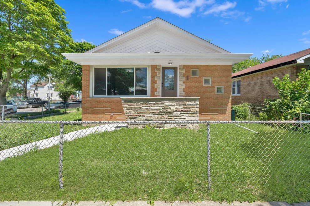 Unit for sale at 1924 W Marquette Road, Chicago, IL 60636