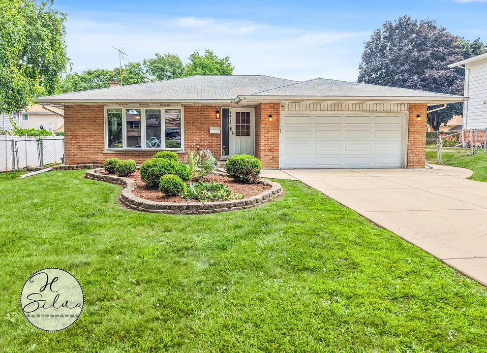Unit for sale at 4402 Sycamore Lane, Rolling Meadows, IL 60008
