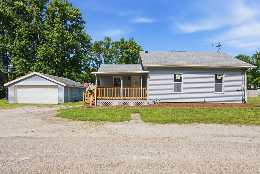 Unit for sale at 1005 1/2 Little Lundy Street, Streator, IL 61364