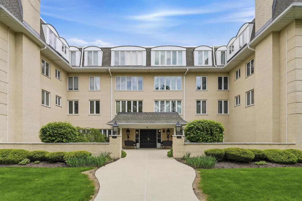 Unit for sale at 75 6th Avenue, La Grange, IL 60525